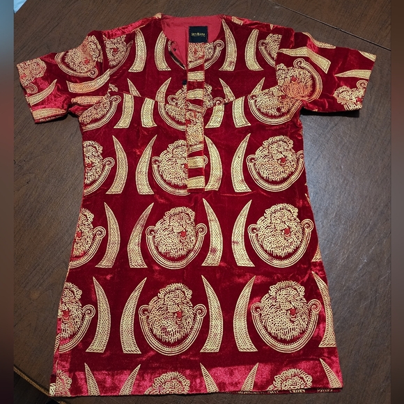 Seyimark Other - NWOT ... Seyimark Red and Gold Patterned Top / Shirt